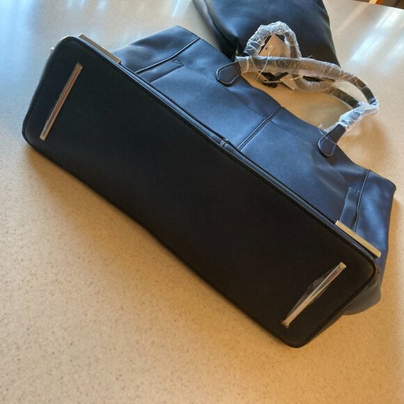Steve Madden NWT 2 Pc. Set ~ Navy Shoulder Bag with Matching Zipper Pouch - Picture 7 of 16
